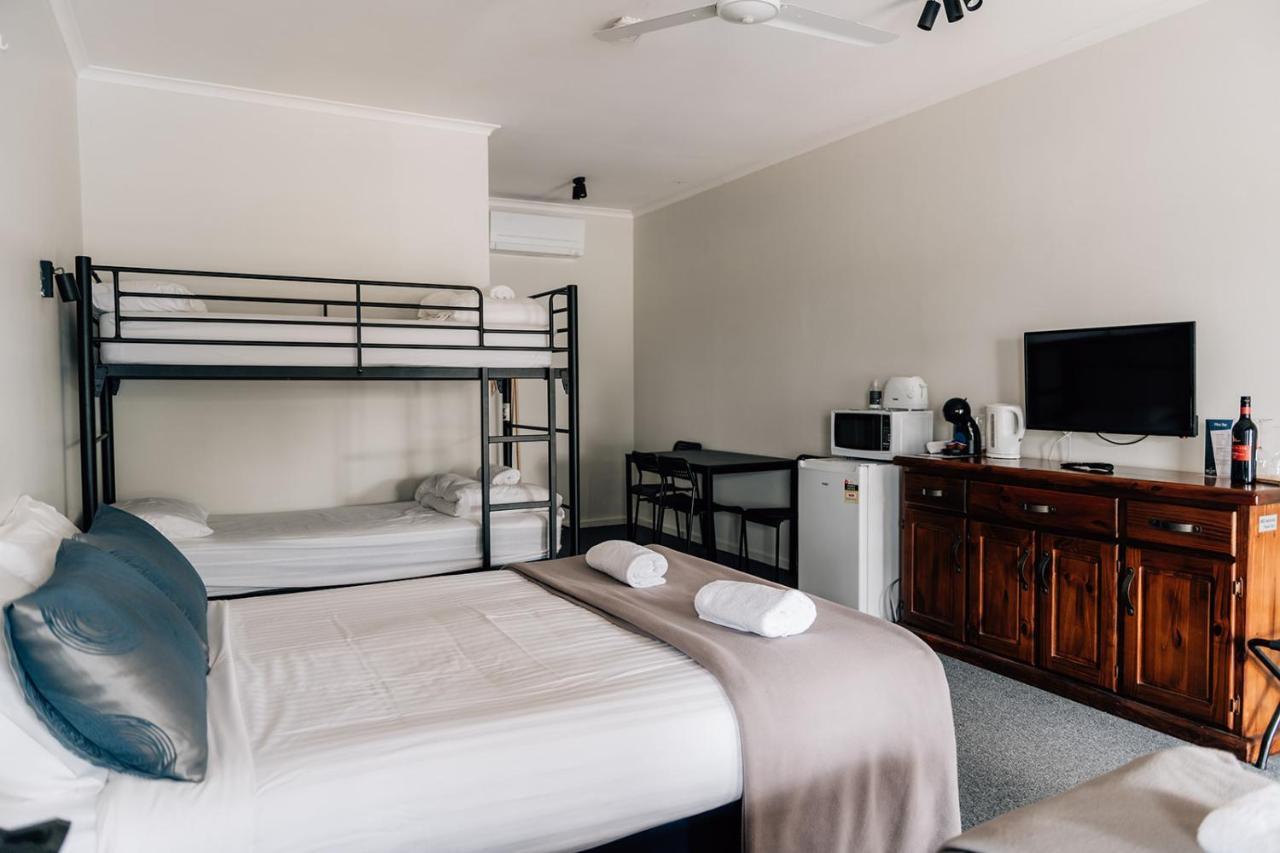 Port Albert Motel Zewnętrze zdjęcie